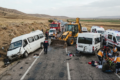 Kayseri'de İşçi Servisleri ve İş Makinesi Çarpıştı: 1 Ölü, 15 Yaralı